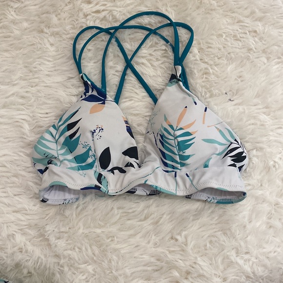 Bikini ! - Picture 5 of 6